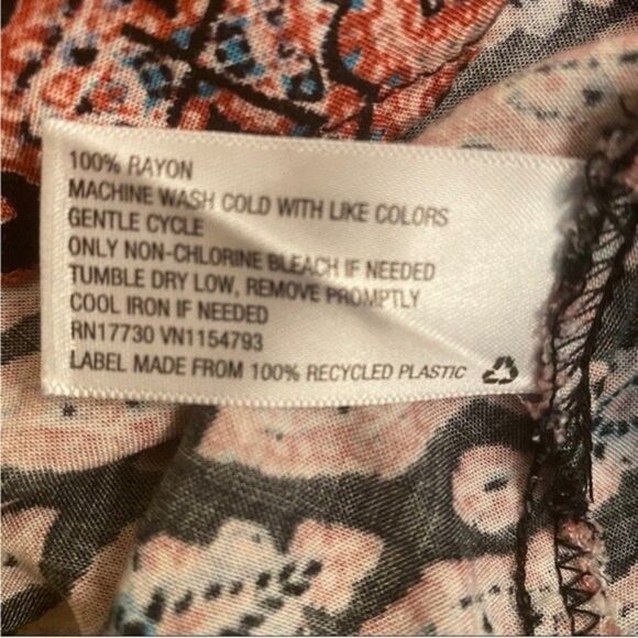 Handkerchief Style Flowy Boho Dress crisscrossed design // Knox Rose // size M - Picture 7 of 7